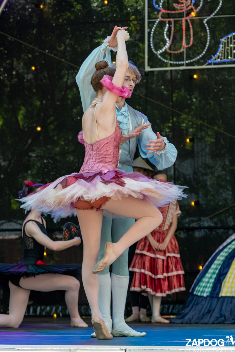 galleries/WellXmas2019/Dancers/mid/mid_welly2019_-4506.jpg