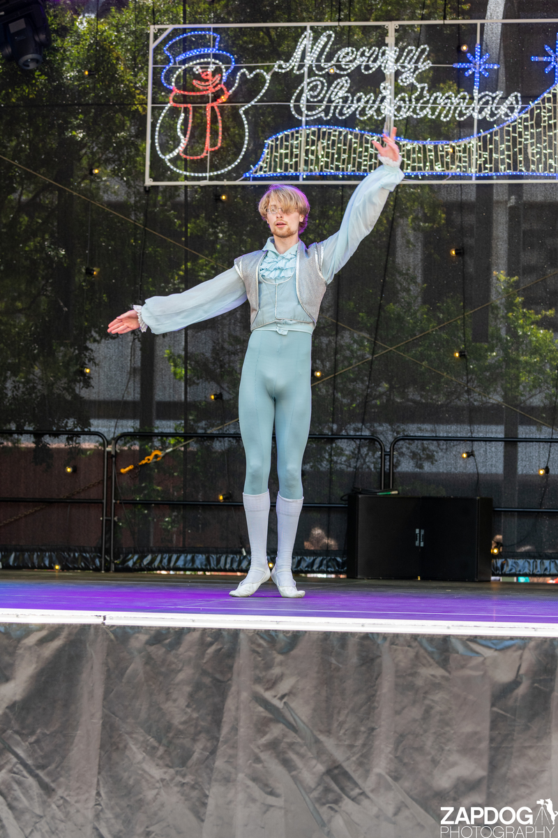 galleries/WellXmas2019/Dancers/mid/mid_welly2019_-4525.jpg