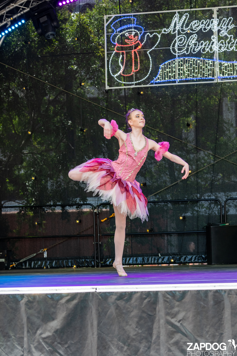 galleries/WellXmas2019/Dancers/mid/mid_welly2019_-4547.jpg
