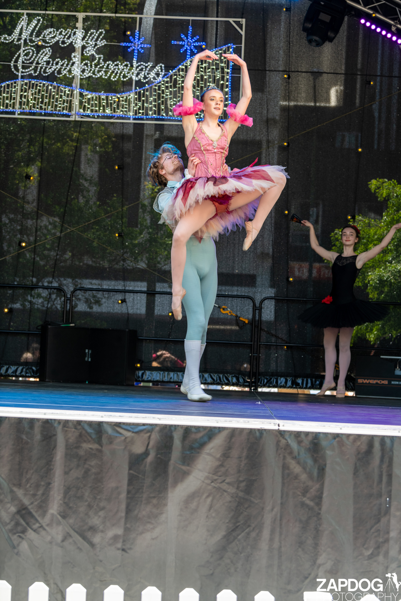 galleries/WellXmas2019/Dancers/mid/mid_welly2019_-4573.jpg
