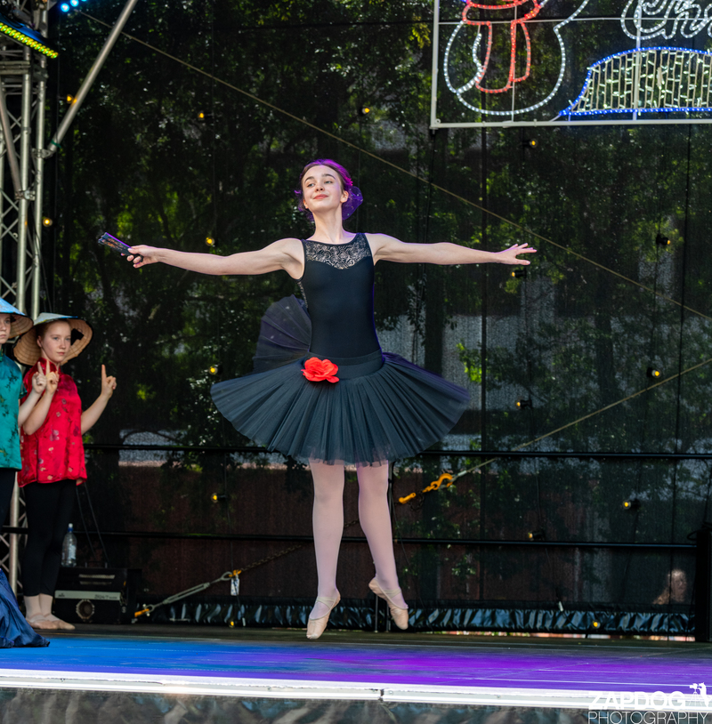 galleries/WellXmas2019/Dancers/mid/mid_welly2019_-4601.jpg