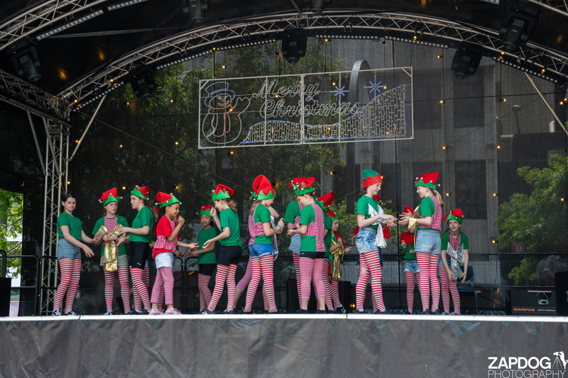 galleries/WellXmas2019/Dancers/mid/mid_welly2019_2_-5013.jpg