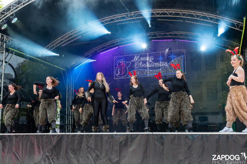 galleries/WellXmas2019/Dancers/mid/mid_welly2019_2_-5097.jpg