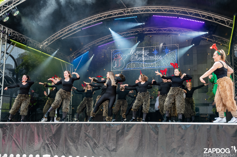 galleries/WellXmas2019/Dancers/mid/mid_welly2019_2_-5102.jpg