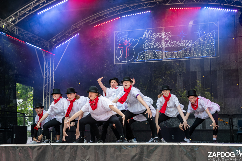 galleries/WellXmas2019/Dancers/mid/mid_welly2019_2_-5137.jpg