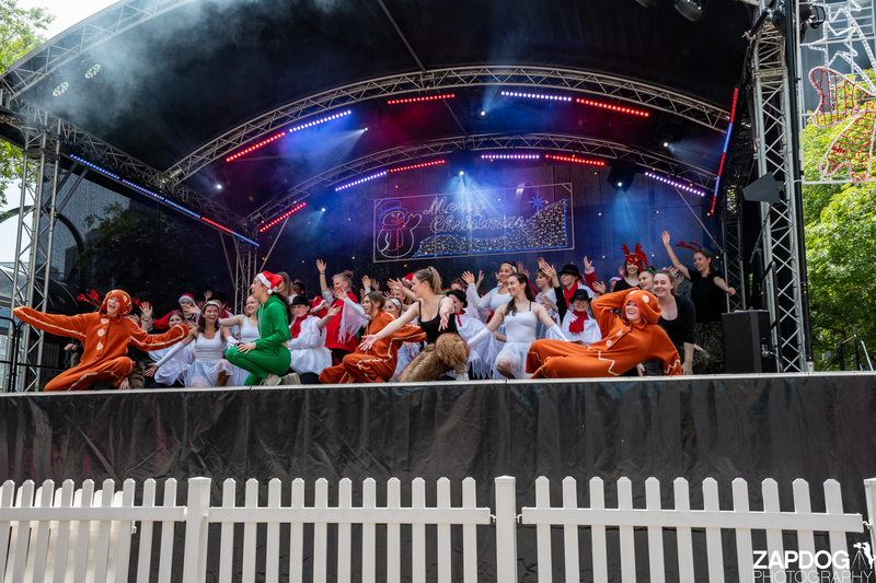 galleries/WellXmas2019/Dancers/mid/mid_welly2019_2_-5277.jpg