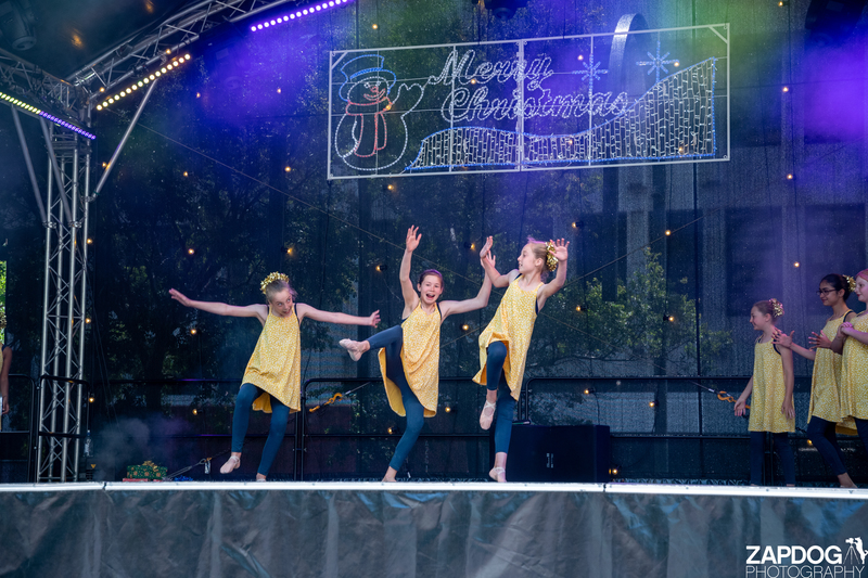 galleries/WellXmas2019/Dancers/mid/mid_welly2019_2_-5304.jpg