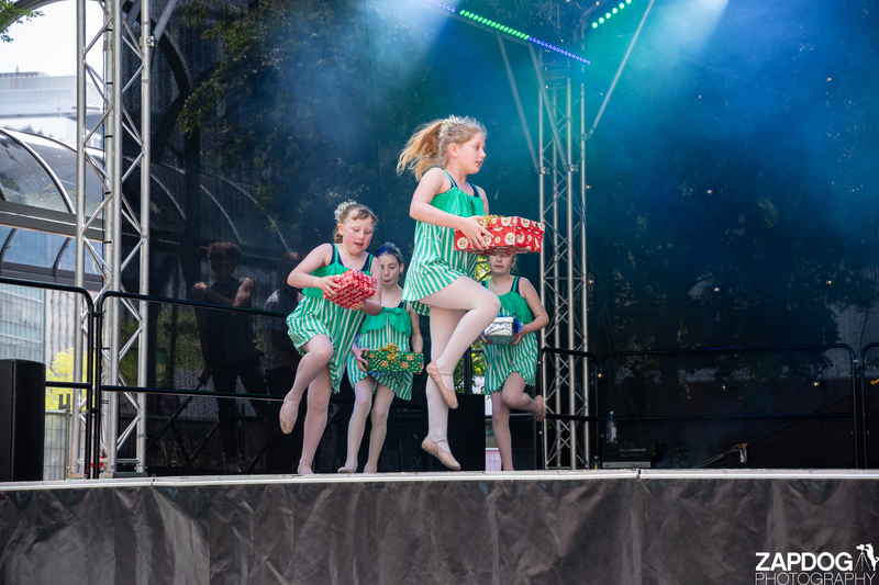 galleries/WellXmas2019/Dancers/mid/mid_welly2019_2_-5372.jpg