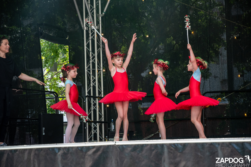 galleries/WellXmas2019/Dancers/mid/mid_welly2019_2_-5471.jpg