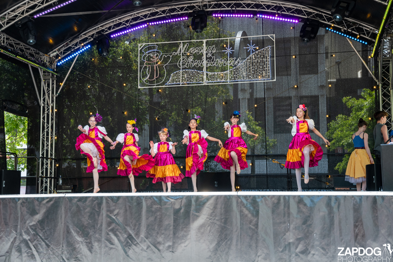 galleries/WellXmas2019/Dancers/mid/mid_welly2019_2_-5539.jpg