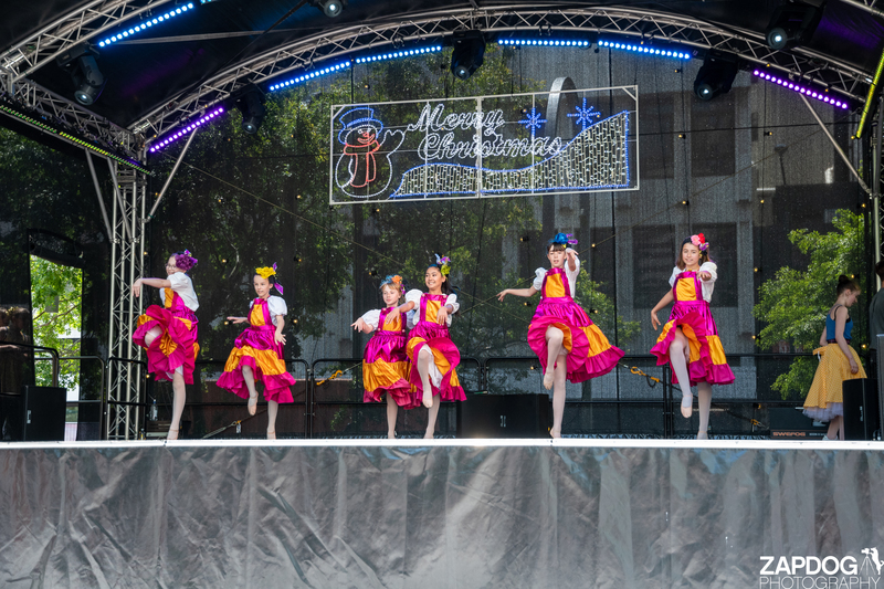 galleries/WellXmas2019/Dancers/mid/mid_welly2019_2_-5543.jpg