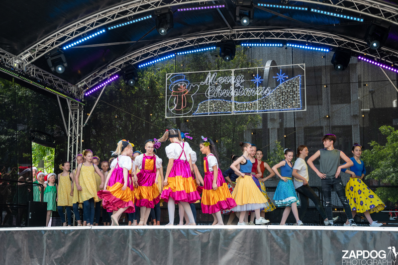 galleries/WellXmas2019/Dancers/mid/mid_welly2019_2_-5557.jpg