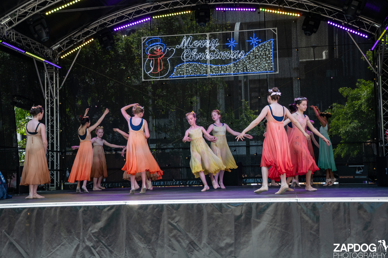 galleries/WellXmas2019/Dancers/mid/mid_welly2019_2_-5759.jpg