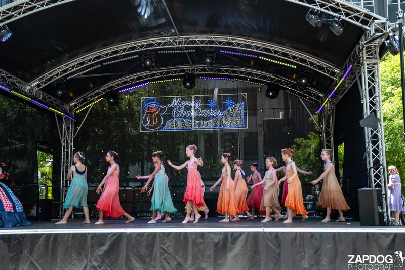 galleries/WellXmas2019/Dancers/mid/mid_welly2019_2_-5767.jpg