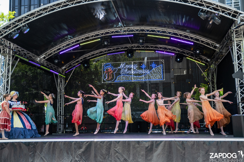 galleries/WellXmas2019/Dancers/mid/mid_welly2019_2_-5775.jpg