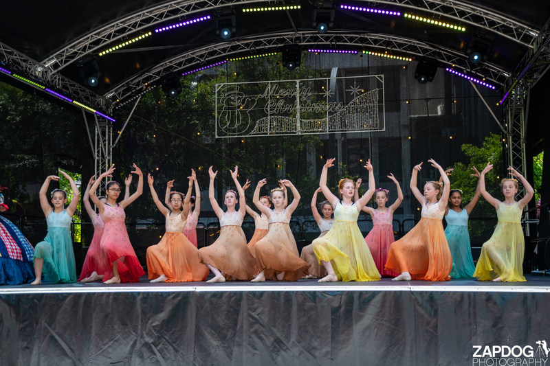 galleries/WellXmas2019/Dancers/mid/mid_welly2019_2_-5782.jpg