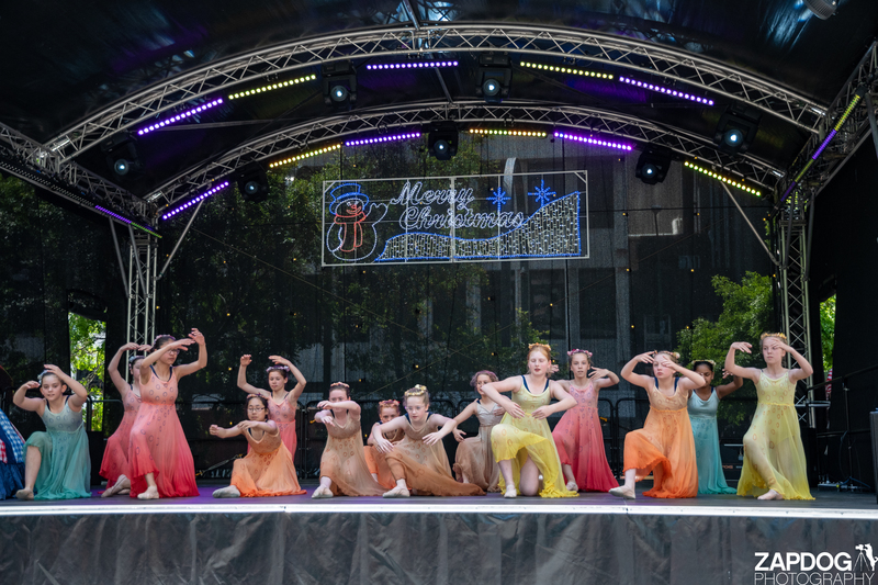 galleries/WellXmas2019/Dancers/mid/mid_welly2019_2_-5786.jpg