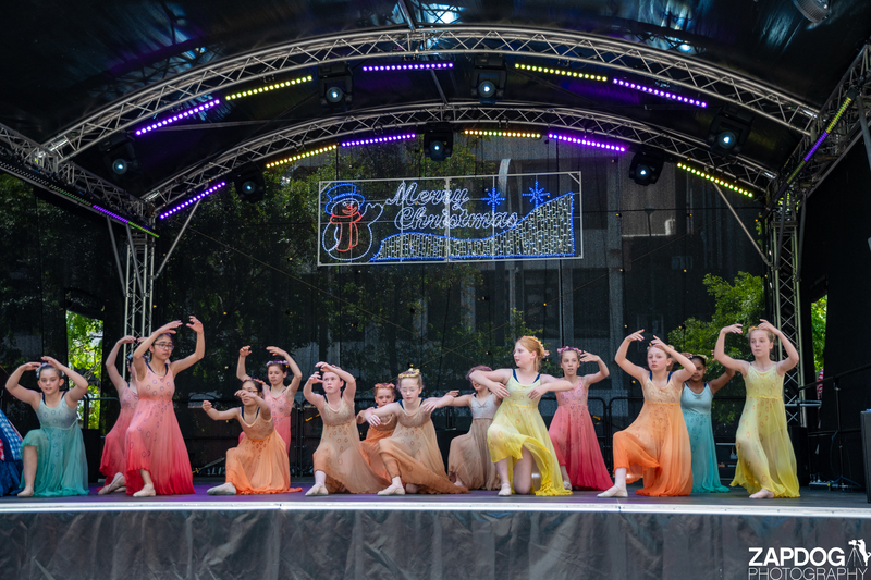 galleries/WellXmas2019/Dancers/mid/mid_welly2019_2_-5787.jpg