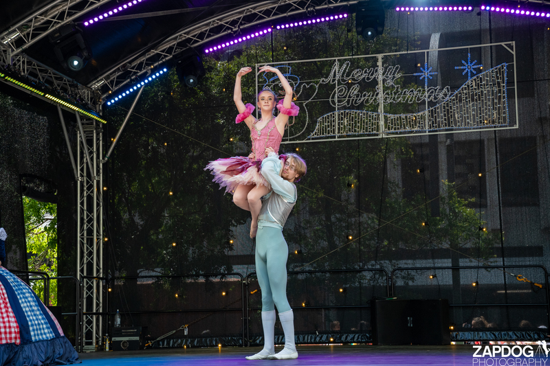 galleries/WellXmas2019/Dancers/mid/mid_welly2019_2_-5861.jpg