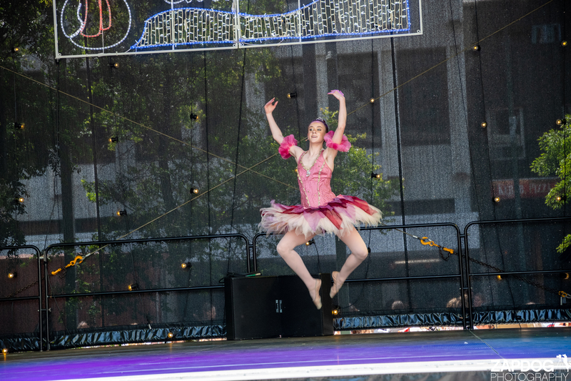 galleries/WellXmas2019/Dancers/mid/mid_welly2019_2_-5988.jpg