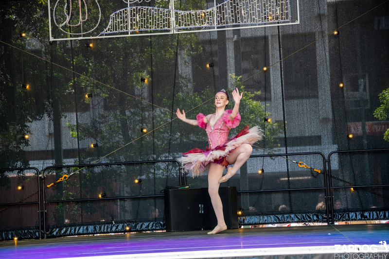 galleries/WellXmas2019/Dancers/mid/mid_welly2019_2_-5989.jpg