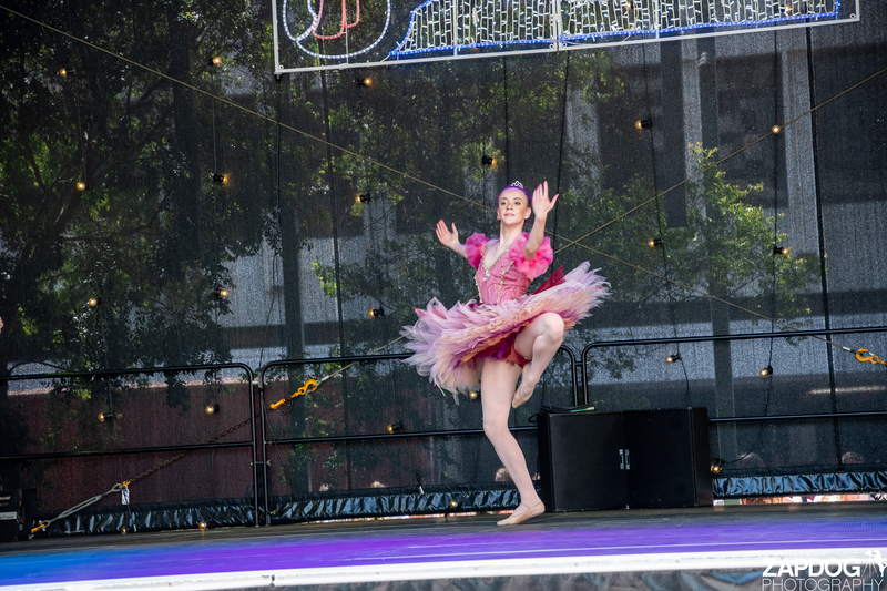 galleries/WellXmas2019/Dancers/mid/mid_welly2019_2_-6006.jpg