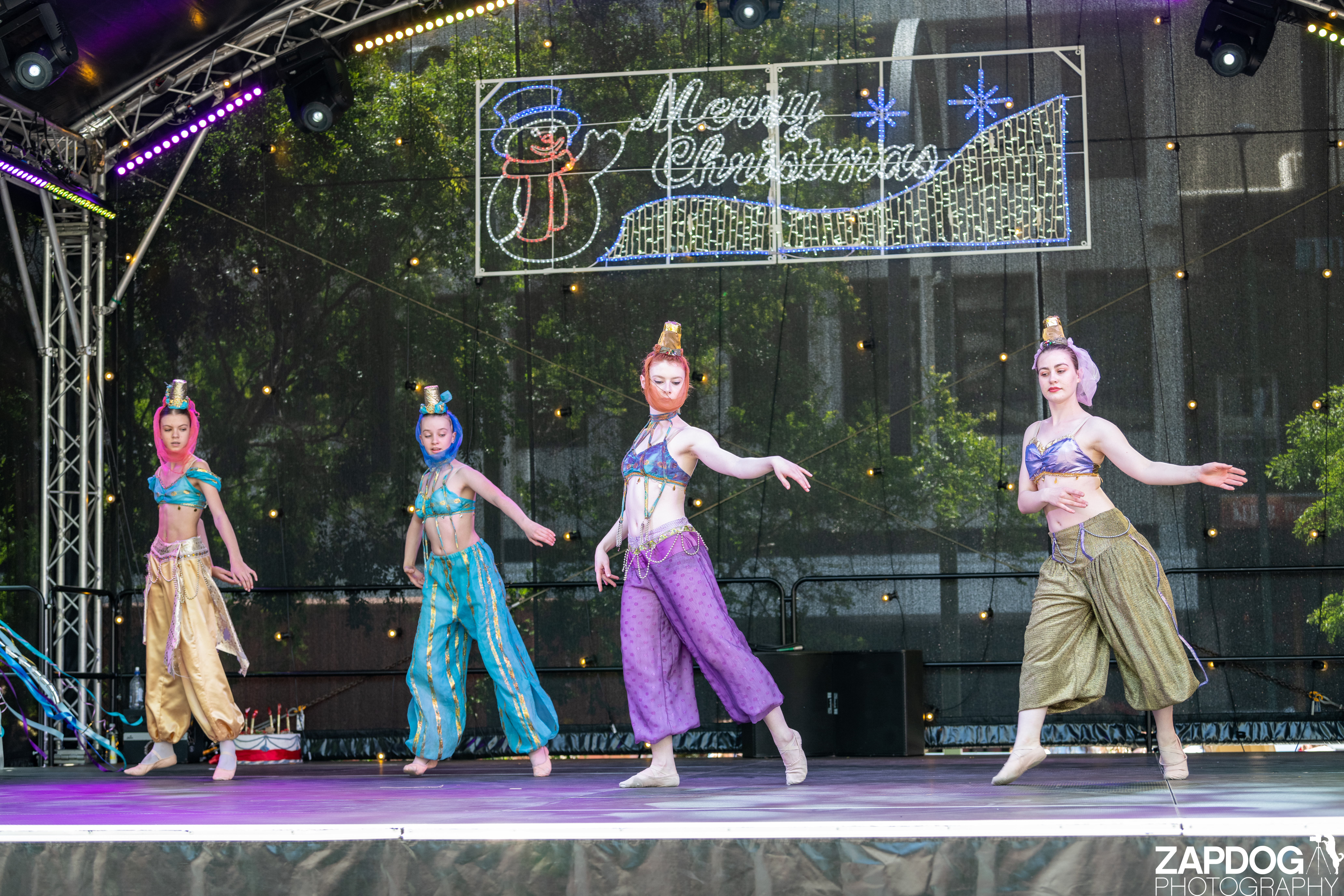 galleries/WellXmas2019/Dancers/welly2019_-4045.jpg