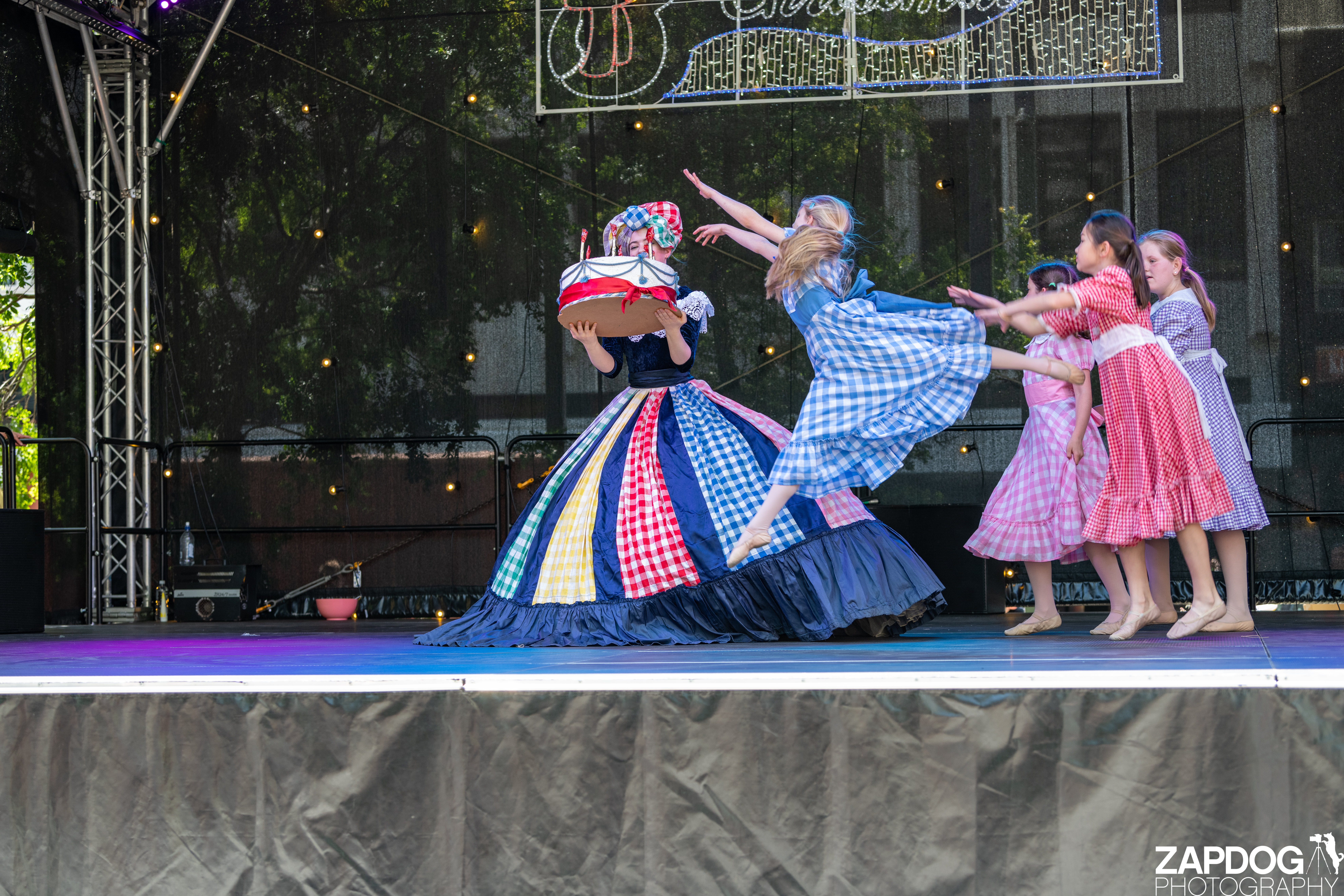 galleries/WellXmas2019/Dancers/welly2019_-4216.jpg