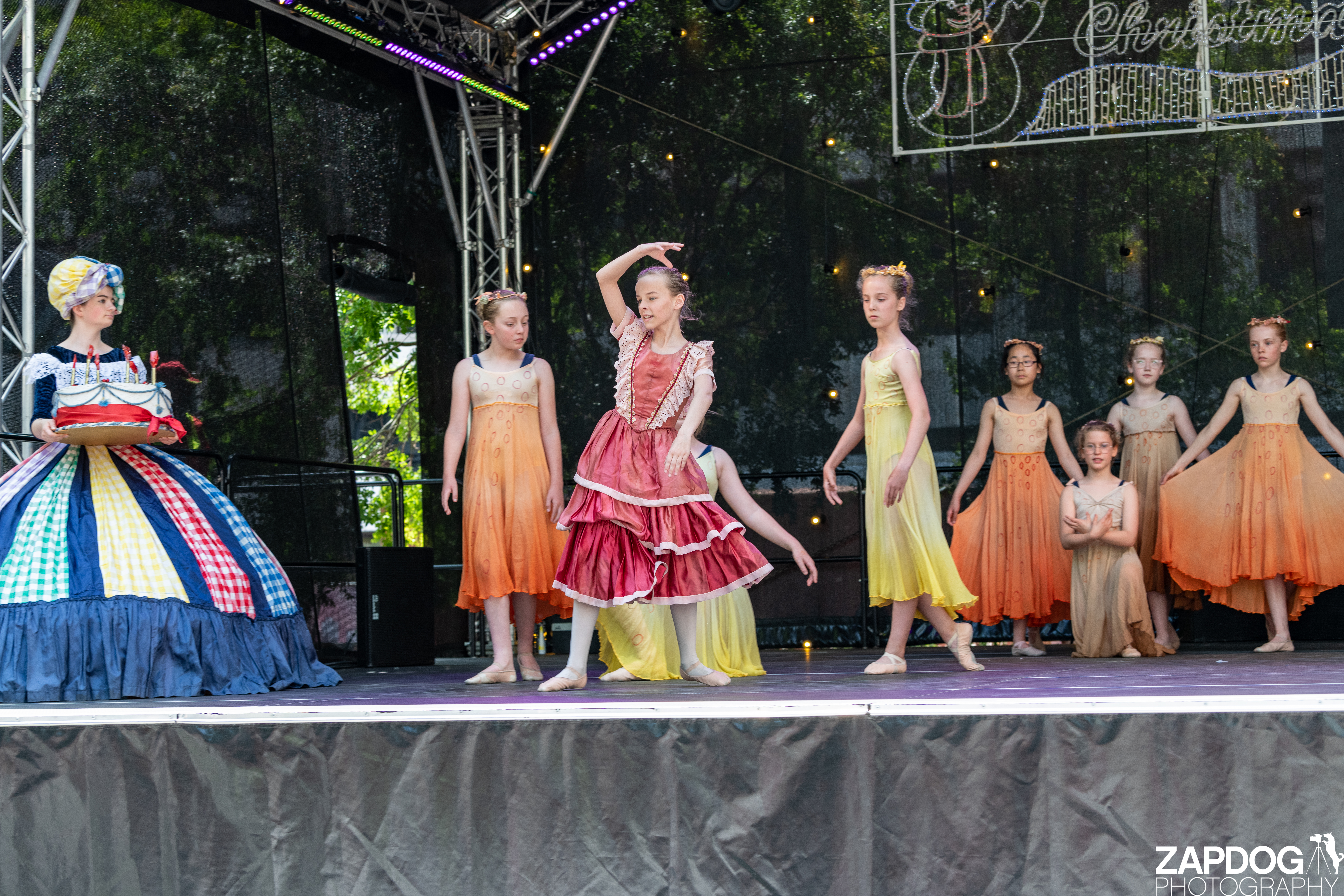 galleries/WellXmas2019/Dancers/welly2019_-4364.jpg