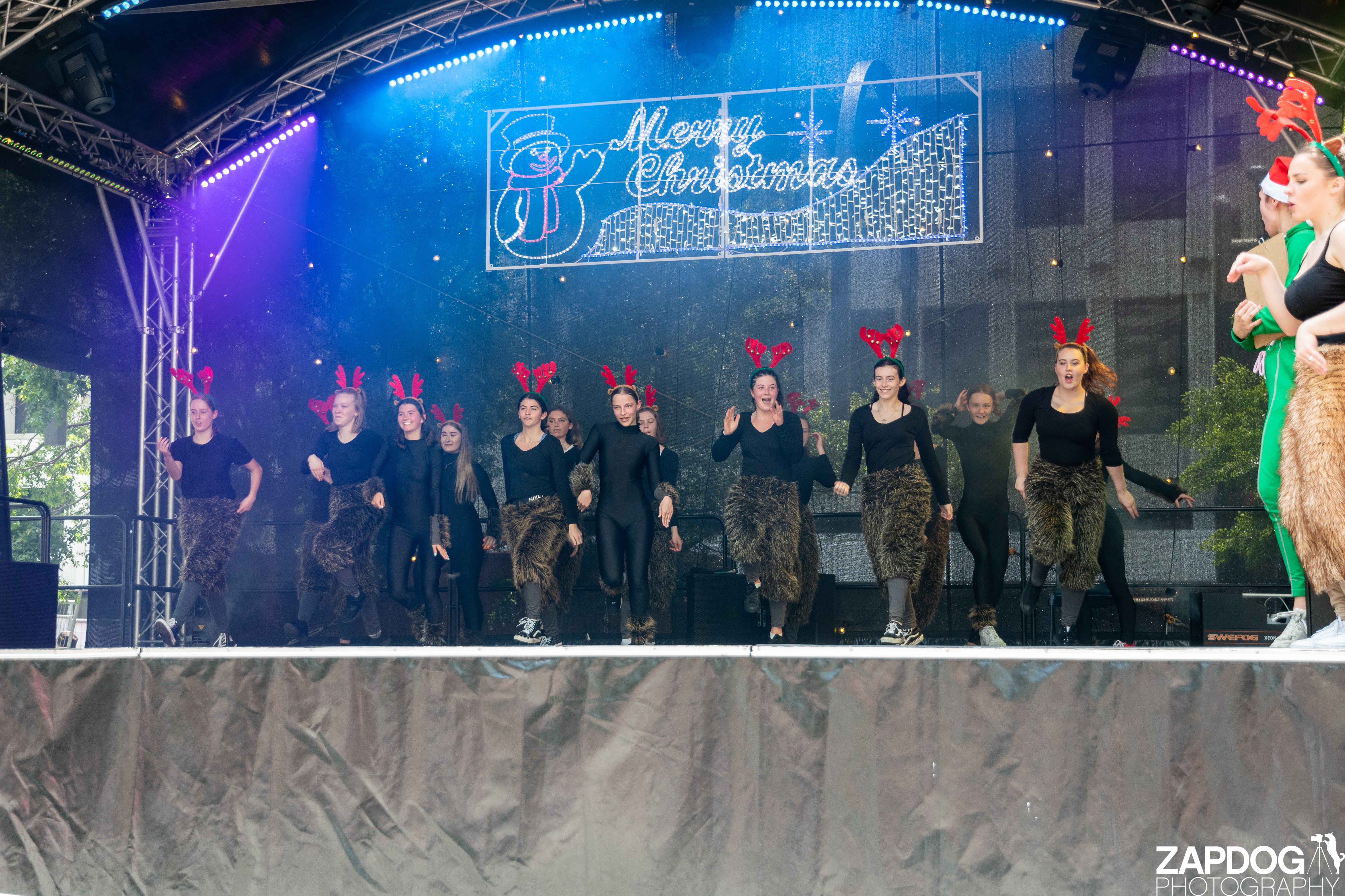 galleries/WellXmas2019/Dancers/welly2019_2_-5082.jpg