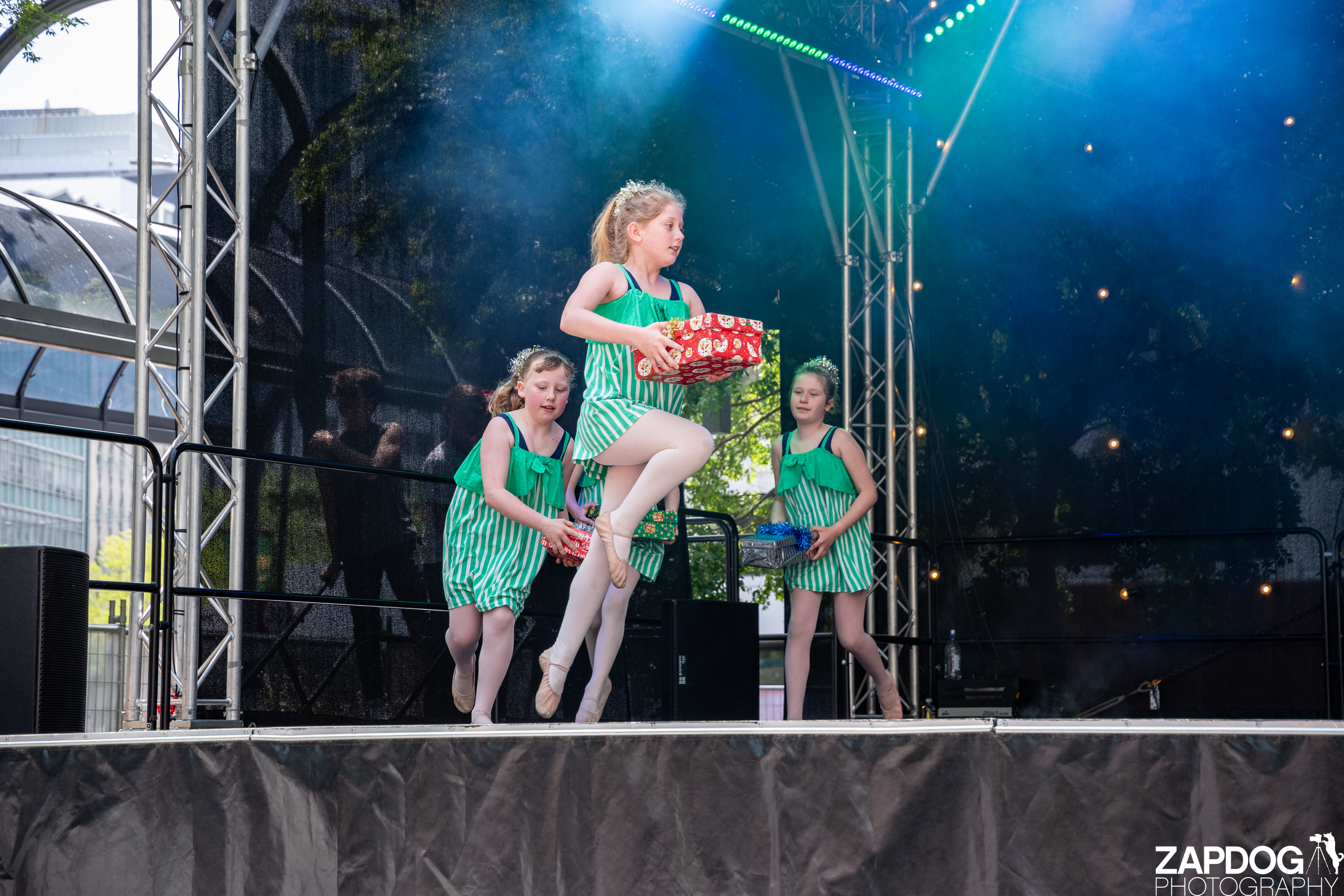 galleries/WellXmas2019/Dancers/welly2019_2_-5371.jpg