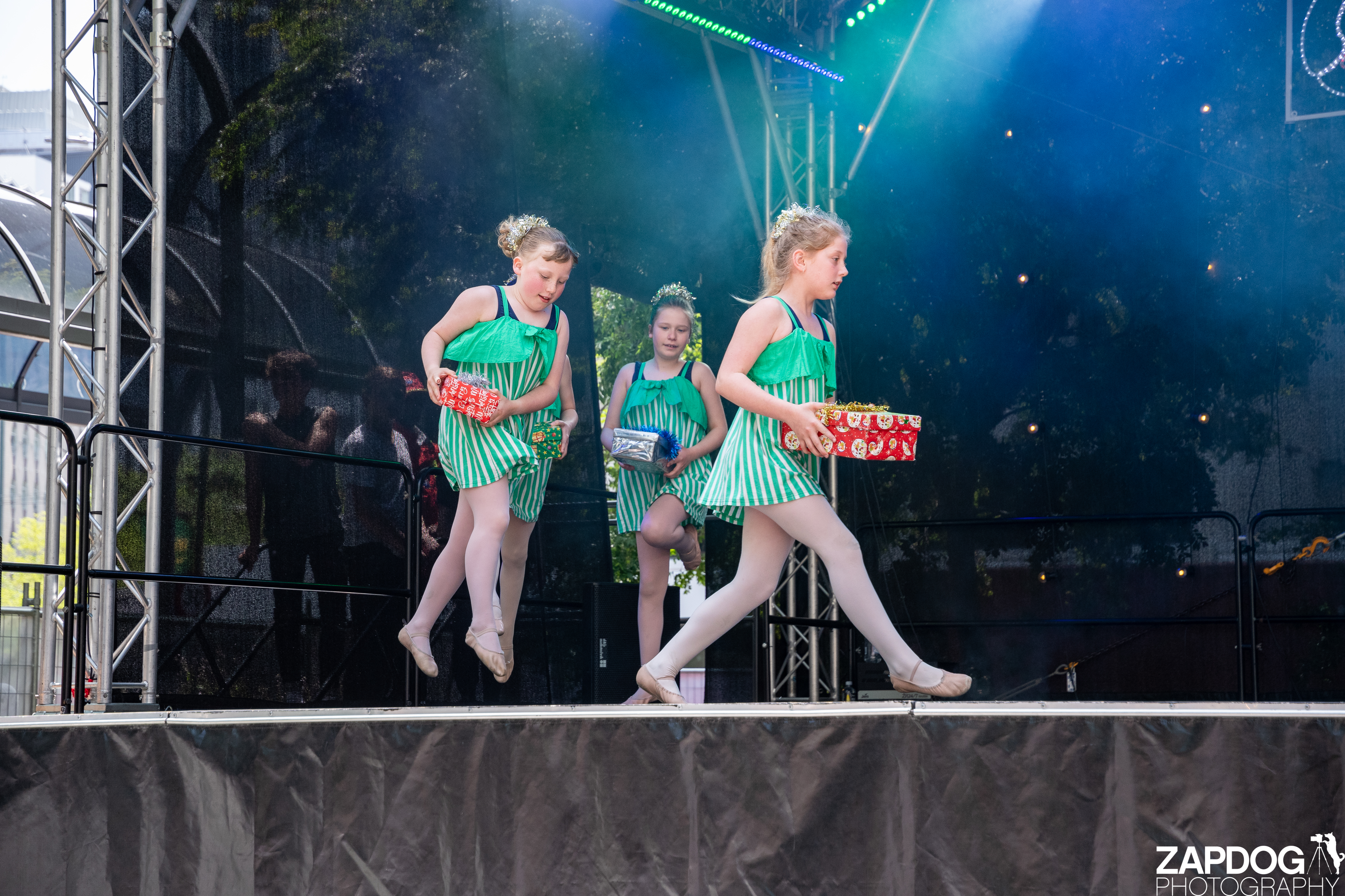 galleries/WellXmas2019/Dancers/welly2019_2_-5374.jpg