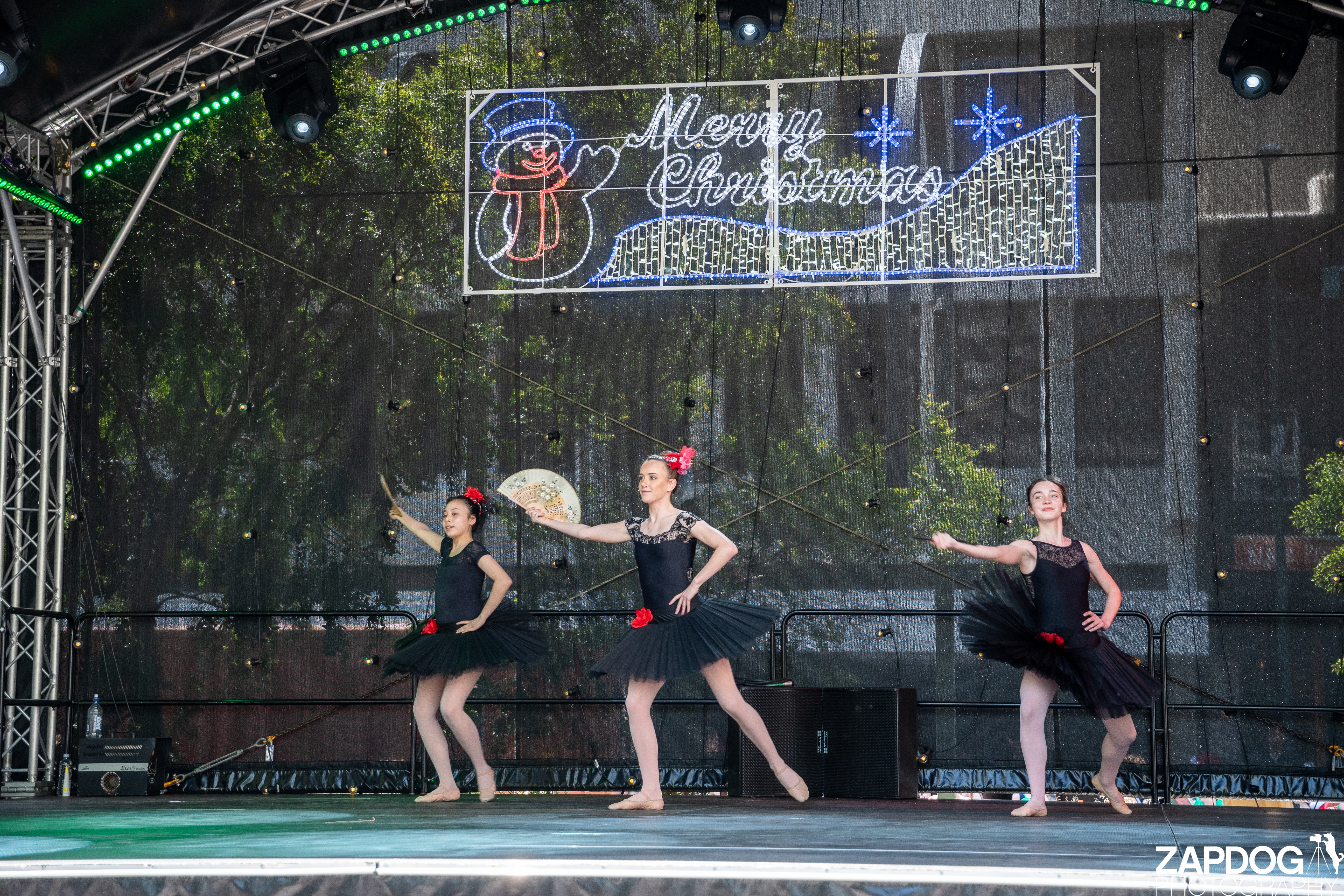 galleries/WellXmas2019/Dancers/welly2019_2_-5596.jpg