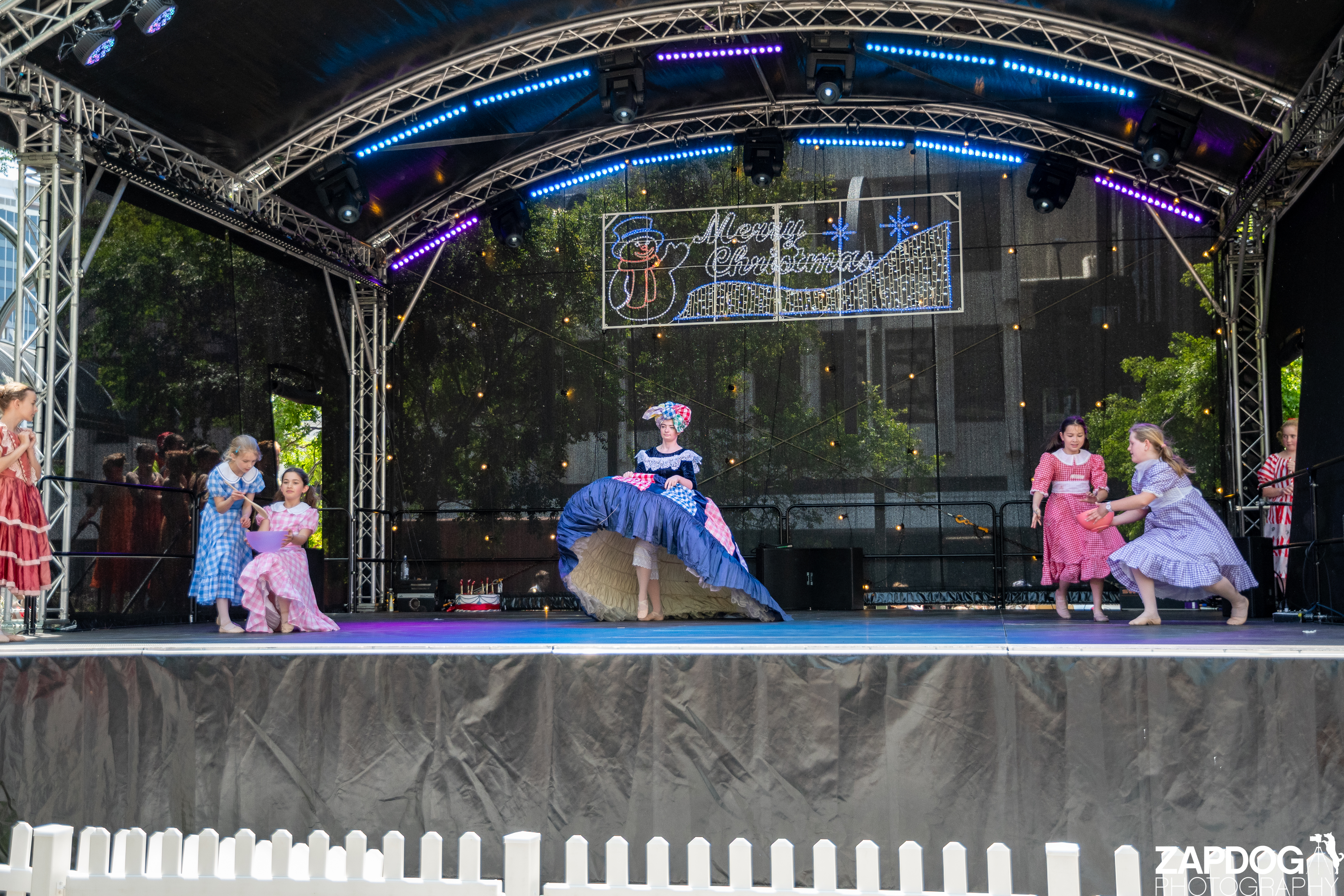 galleries/WellXmas2019/Dancers/welly2019_2_-5738.jpg