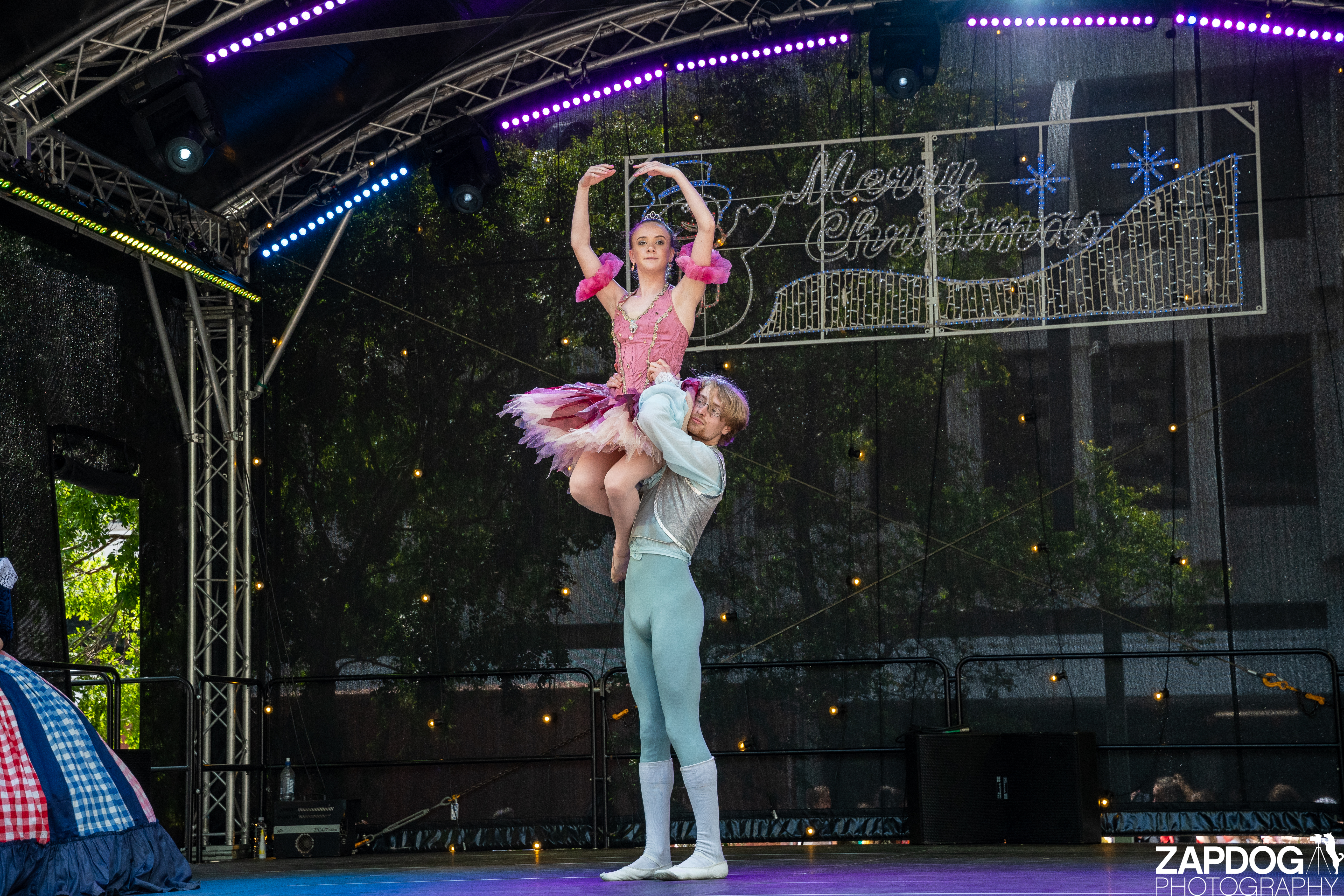 galleries/WellXmas2019/Dancers/welly2019_2_-5861.jpg