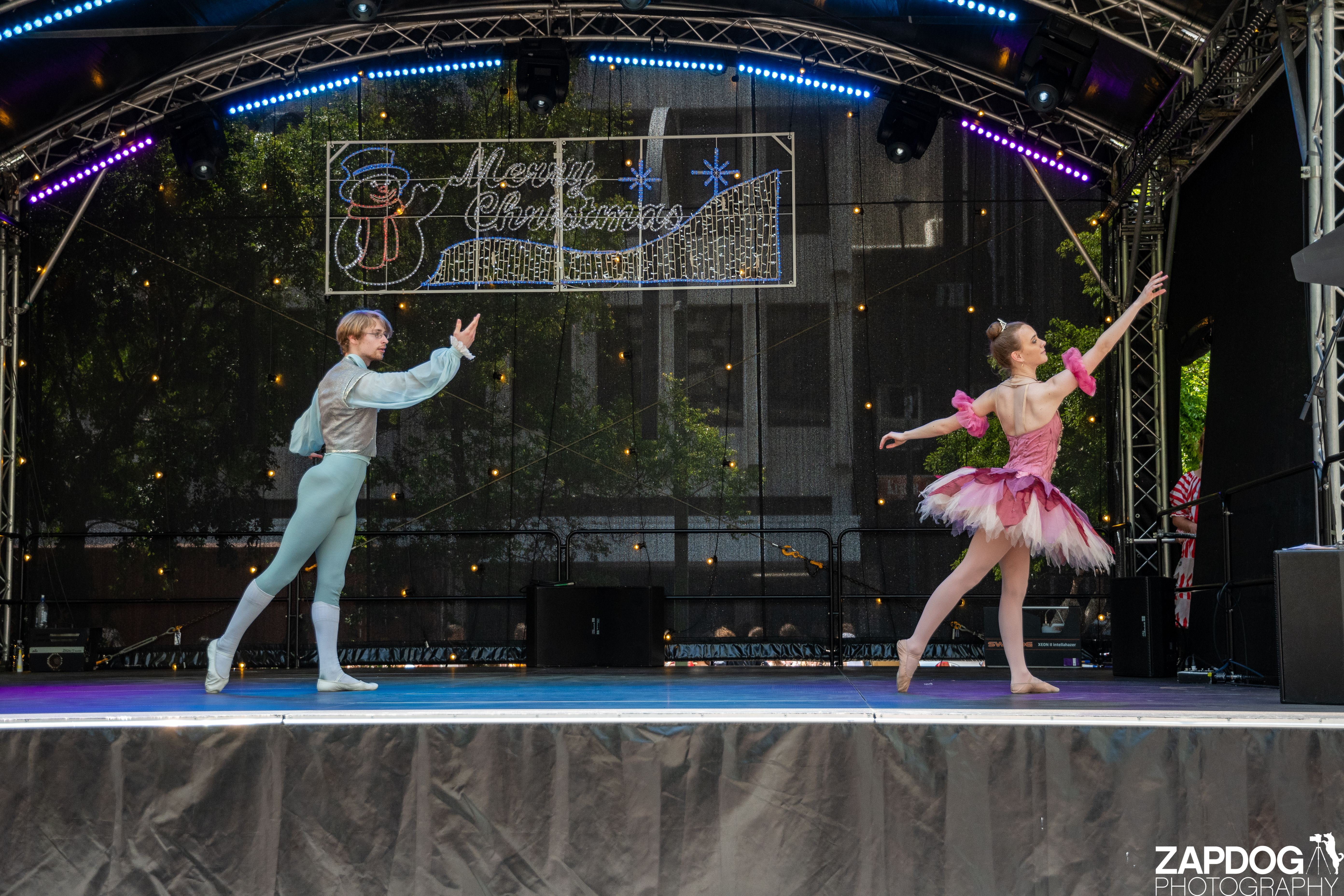 galleries/WellXmas2019/Dancers/welly2019_2_-5883.jpg