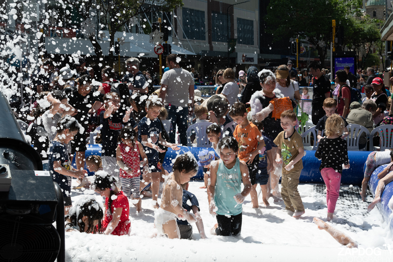 galleries/WellXmas2019/Foam/mid/mid_welly2019_-4687.jpg