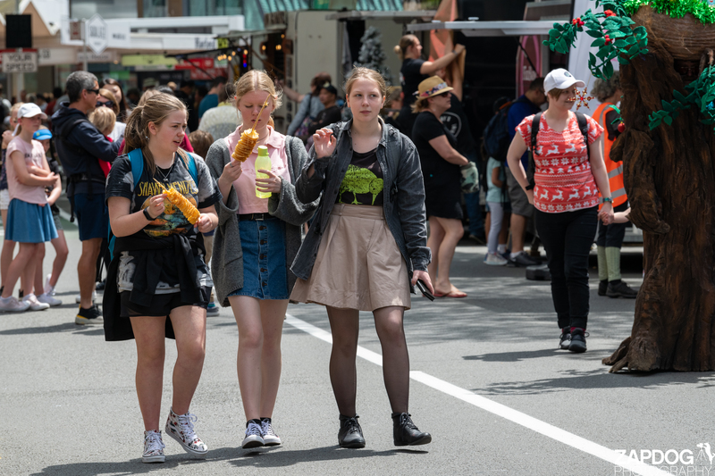 galleries/WellXmas2019/Parade/mid/mid_welly2019_-2859.jpg