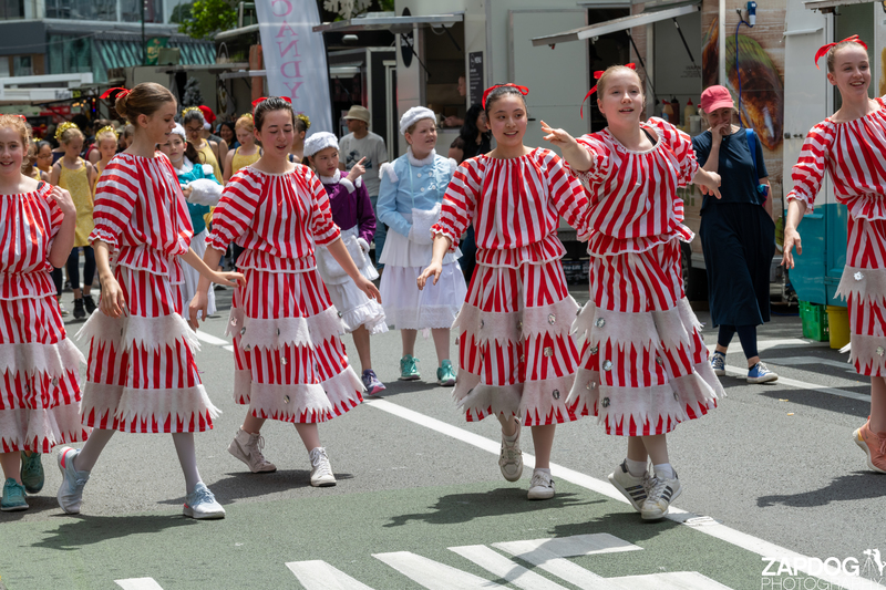 galleries/WellXmas2019/Parade/mid/mid_welly2019_-2913.jpg