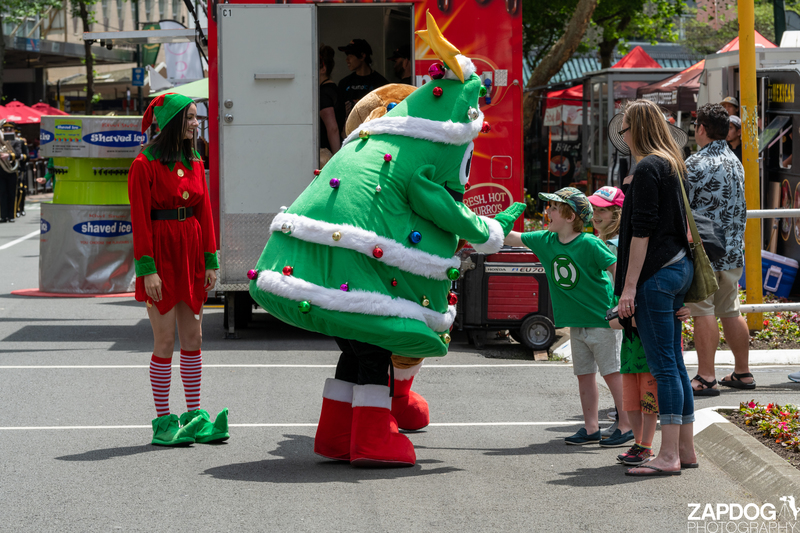 galleries/WellXmas2019/Parade/mid/mid_welly2019_-2950.jpg