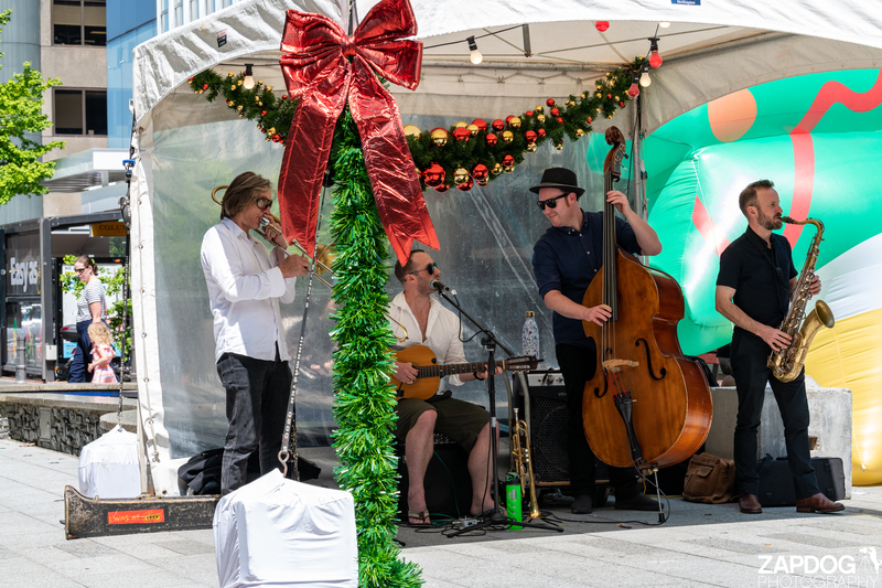 galleries/WellXmas2019/Performers/mid/mid_welly2019_-4960.jpg