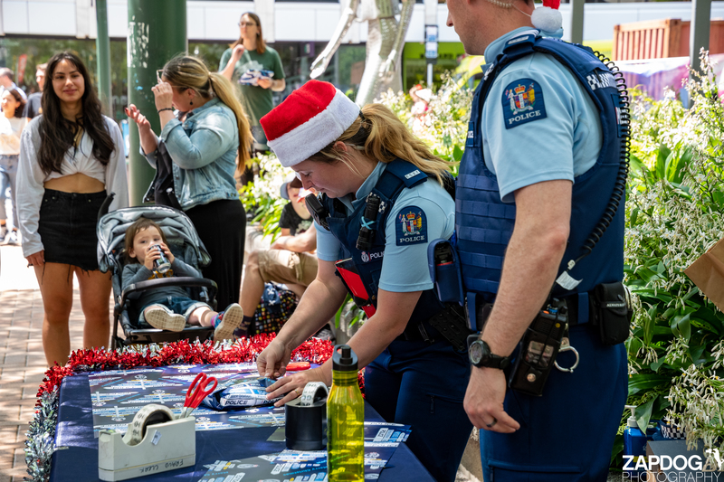 galleries/WellXmas2019/Police/mid/mid_welly2019_2_-6190.jpg