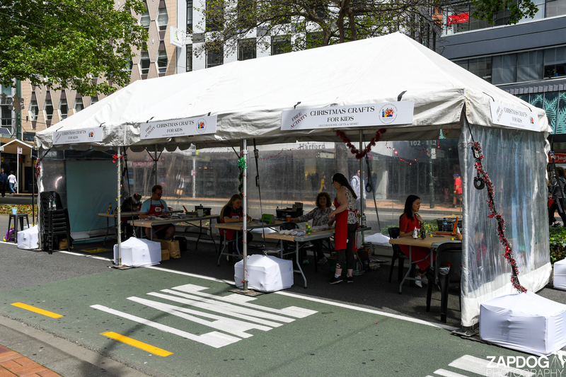 galleries/WellXmas2019/Stalls/mid/mid_welly2019_2_-4875.jpg