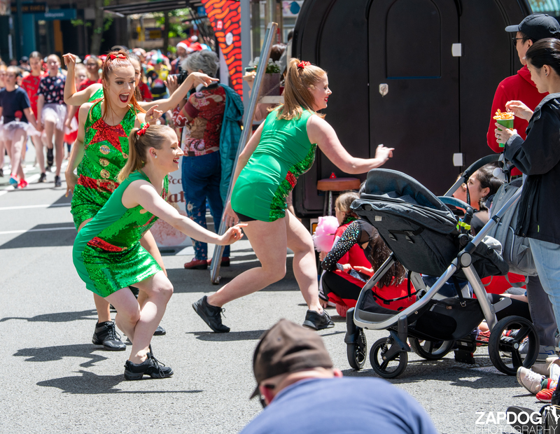 galleries/WellXmas2020/Parade/mid/mid_welly2020-parade-3251-2.jpg