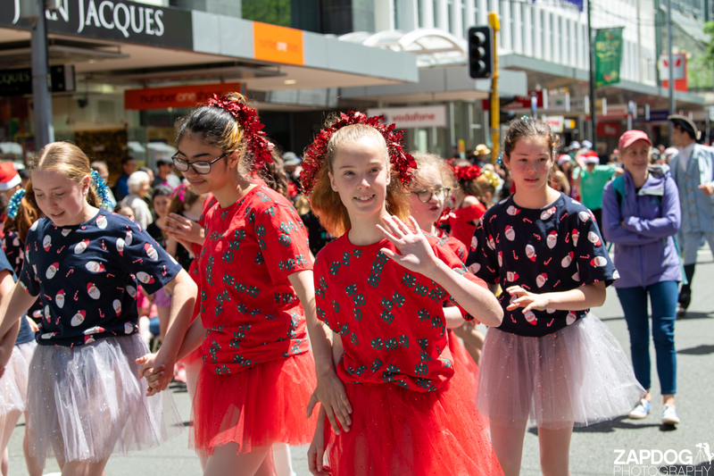galleries/WellXmas2020/Parade/mid/mid_welly2020-parade-3288-2.jpg