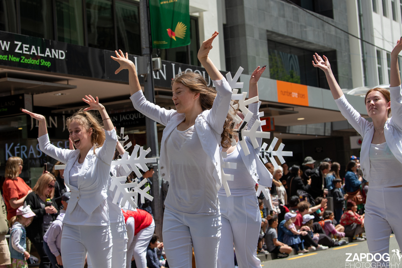 galleries/WellXmas2020/Parade/mid/mid_welly2020-parade-3573-2.jpg