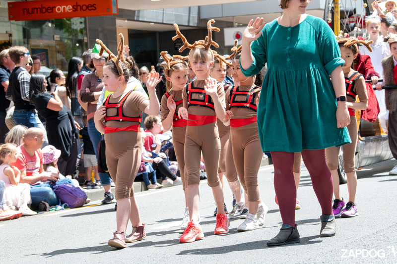 galleries/WellXmas2020/Parade/mid/mid_welly2020-parade-3588-2.jpg