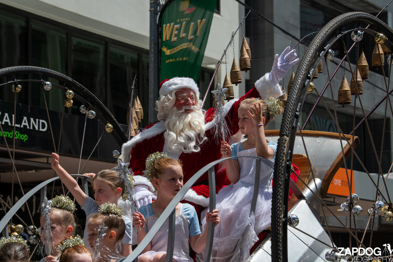 galleries/WellXmas2020/Parade/mid/mid_welly2020-parade-3620-2.jpg