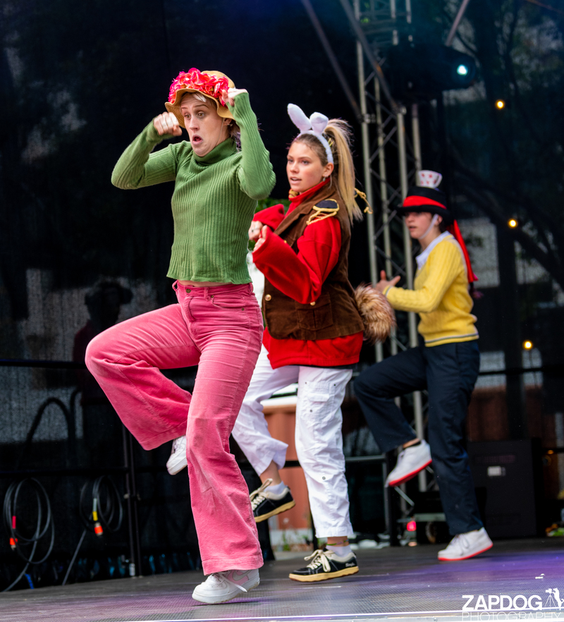 galleries/WellXmas2020/Performer25/mid/mid_welly2020-performers-7484-2.jpg