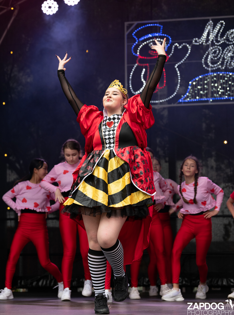 galleries/WellXmas2020/Performer27/mid/mid_welly2020-performers-7697.jpg
